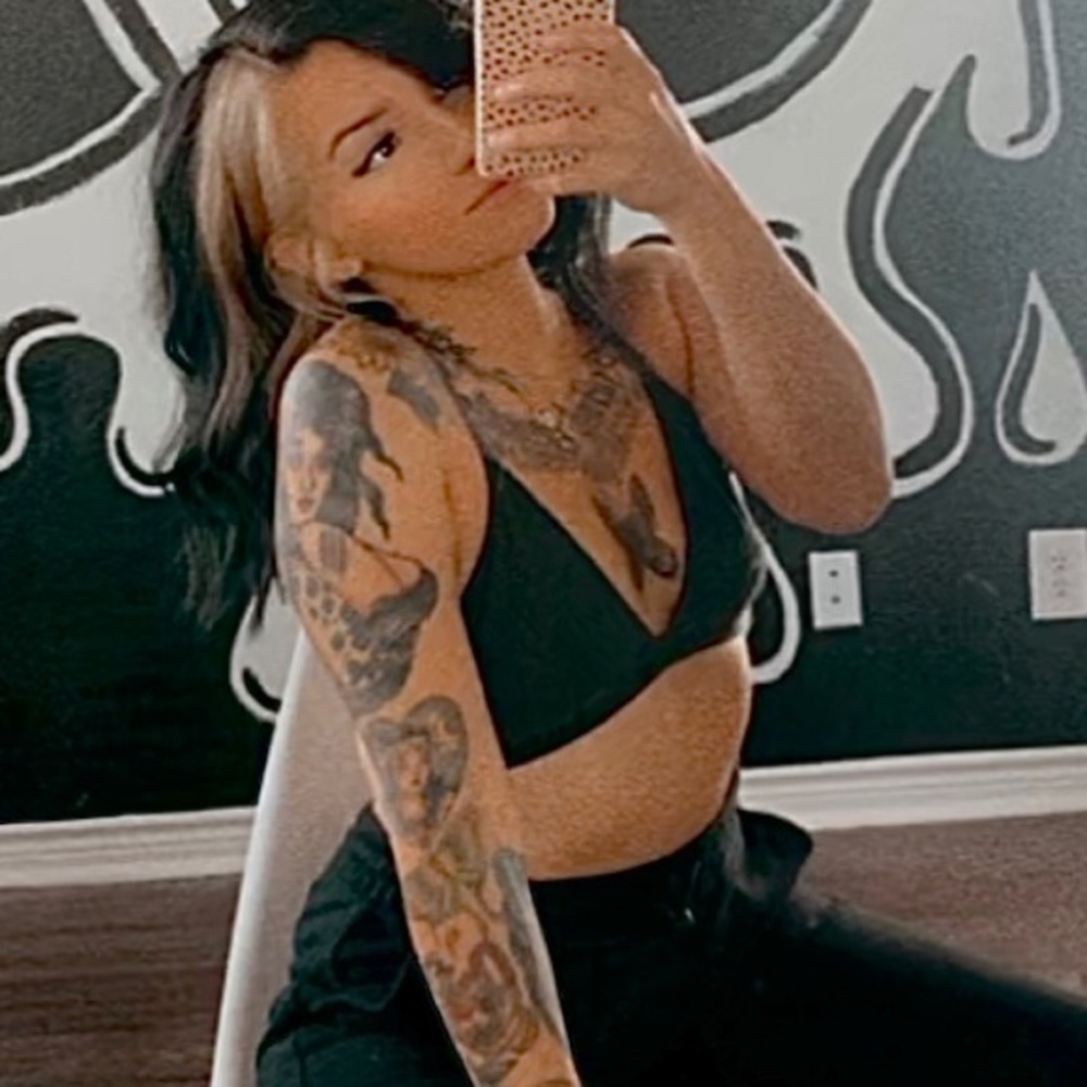 Meet your Posher, Alyssa